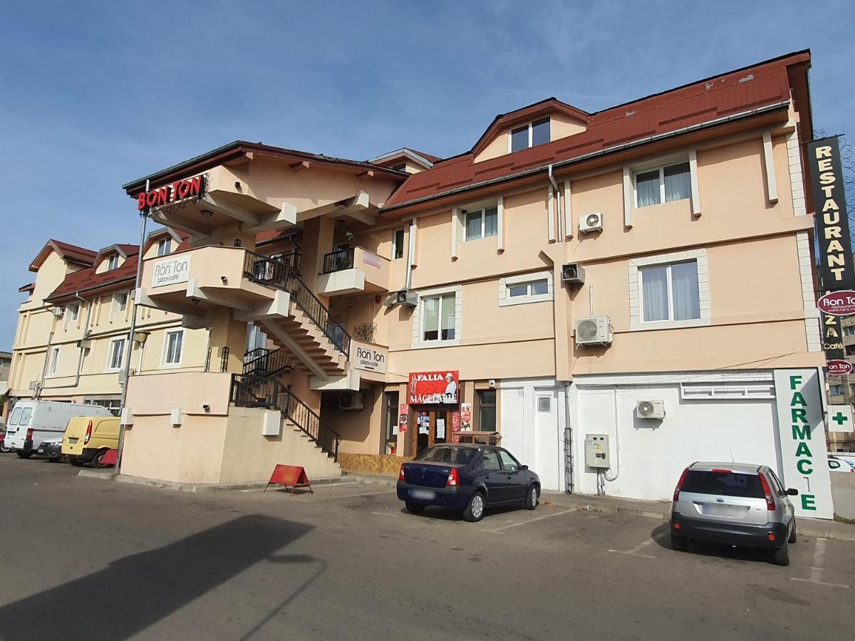Bon Ton Residence Szörényvár Kültér fotó